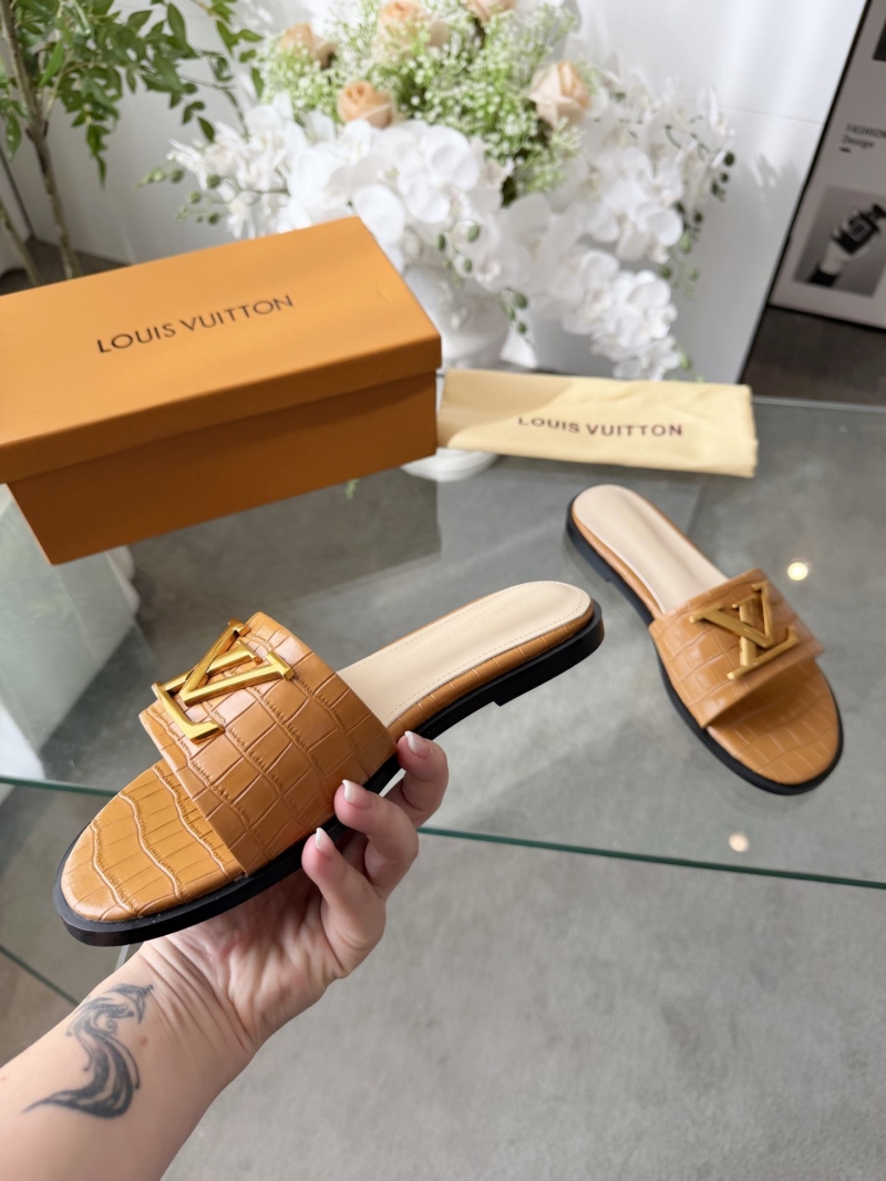 l0vis Vvtt0n slippers